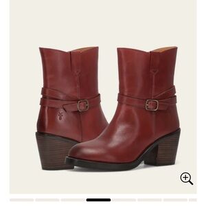 NWOT Frye Rylee Belted Inside Zip Ankle Boot in Cranberry